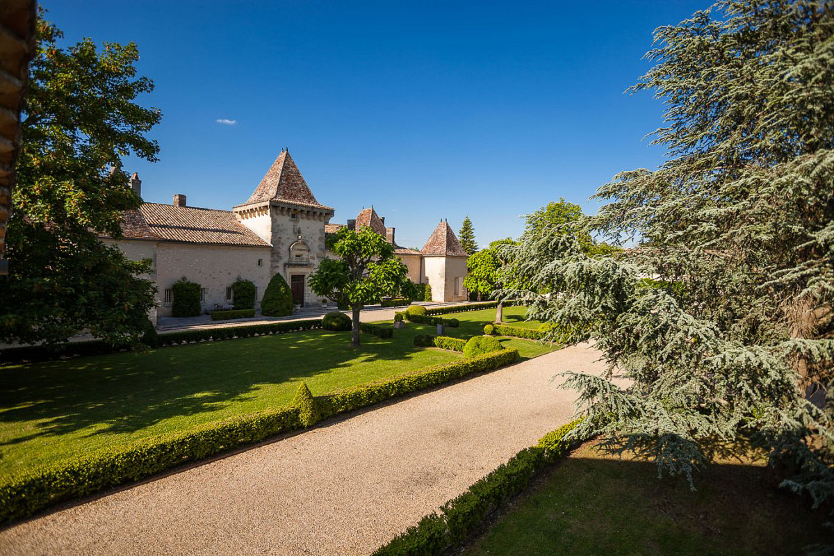 Chateau de la Falaise Exterior Drive